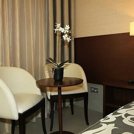 & Real Ciudad De Hotel Zaragoza