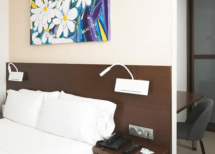 & Real Ciudad De מלון