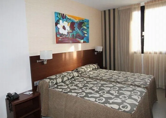 & Real Ciudad De מלון