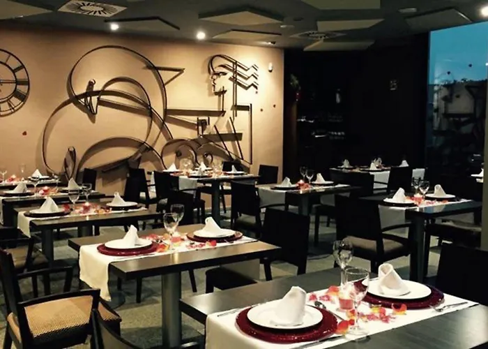 & Real Ciudad De فندق